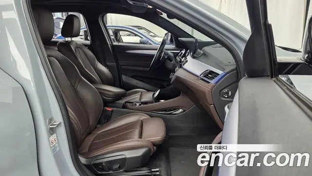 BMW X2 2023 — 45 219 км, светло-серебристый, Корея — под ключ — фото 11