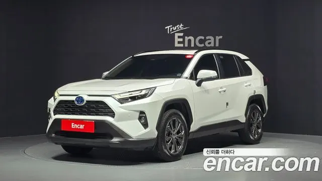 TOYOTA RAV4 2024