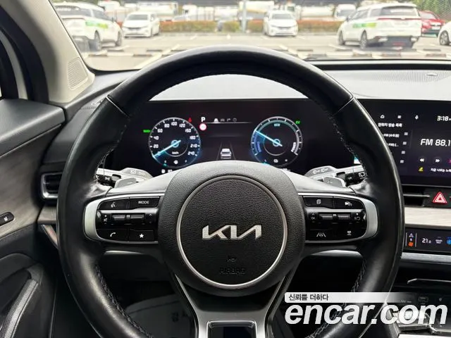 KIA SPORTAGE HYBRID 2022 — 74 050 км, белый, Корея — под ключ — фото 7