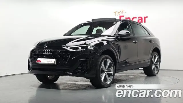 AUDI Q8 2025