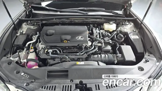 LEXUS ES300H 2026 — 12 983 км, серебристо-серый, Корея — под ключ — фото 6