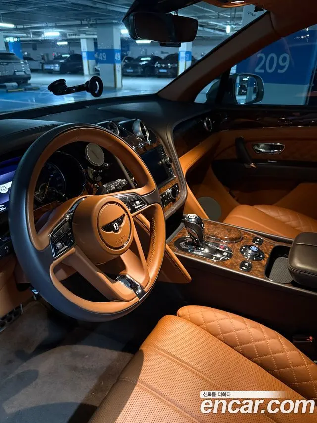 BENTLEY BENTAYGA 2017 — 71 000 км, белый-перламутр, Корея — под ключ — фото 9