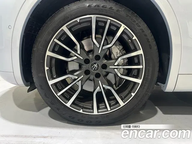 MASERATI GRECALE 2024 — 6 000 км, светло-серебристый, Корея — под ключ — фото 5
