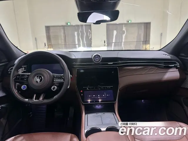 MASERATI GRECALE 2024 — 6 000 км, светло-серебристый, Корея — под ключ — фото 7