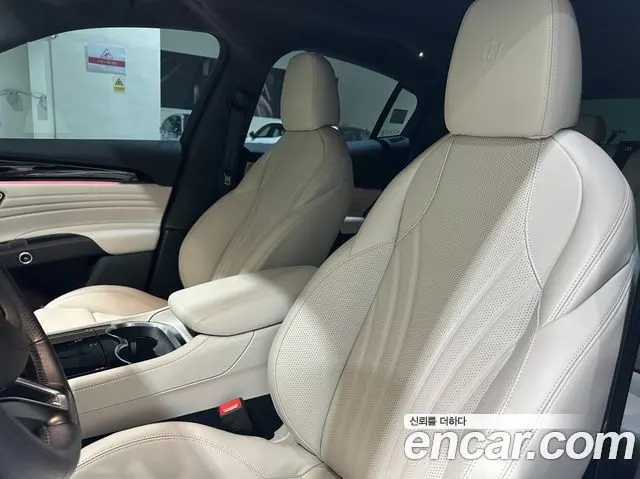MASERATI GRECALE 2024 — 12 780 км, светло-серебристый, Корея — под ключ — фото 10