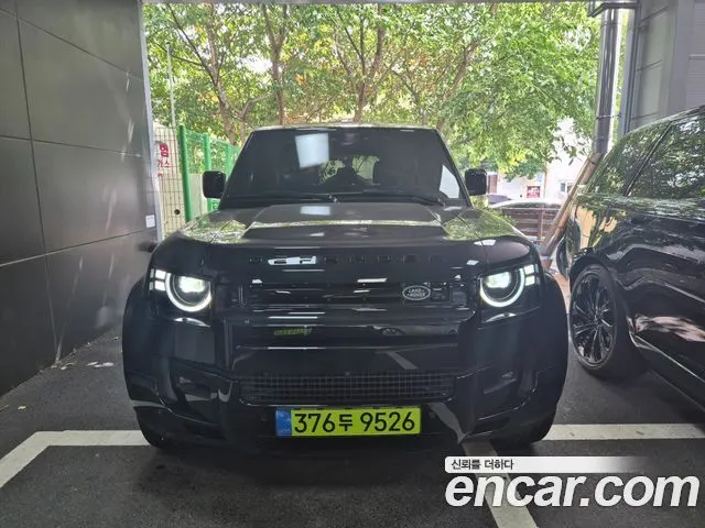 LAND ROVER DEFENDER 2026