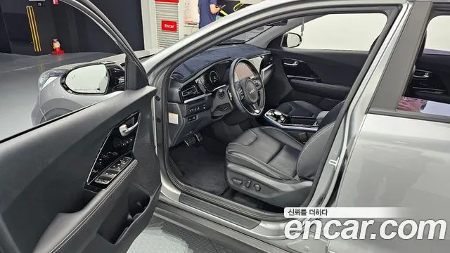 KIA NIRO 2022 — 36 038 км, серебристо-серый, Корея — под ключ — фото 10