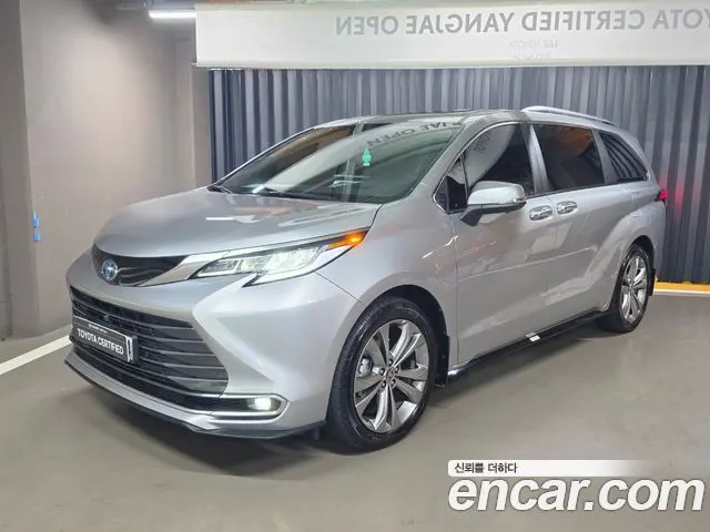 TOYOTA SIENNA 2025