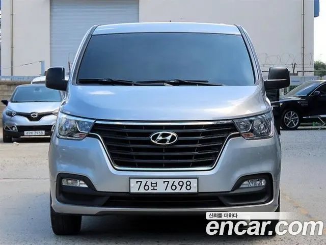HYUNDAI GRAND STAREX 2020