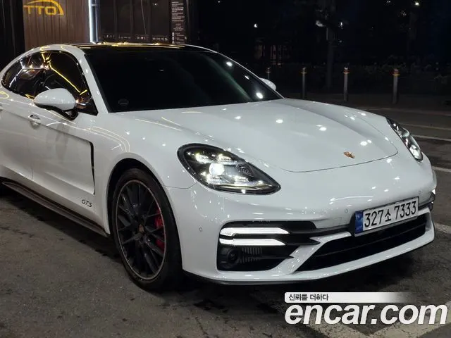 PORSCHE PANAMERA 2022