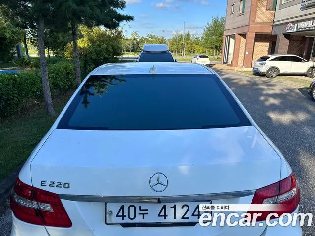 MERCEDES-BENZ E-CLASS W212 2011 — 259 000 км, белый-перламутр, Корея — под ключ — фото 2