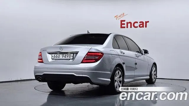 MERCEDES-BENZ C-CLASS W204 2012 — 219 645 км, серебристый, Корея — под ключ — фото 2