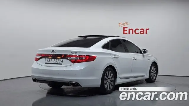 HYUNDAI GRANDEUR HYBRID HG 2015