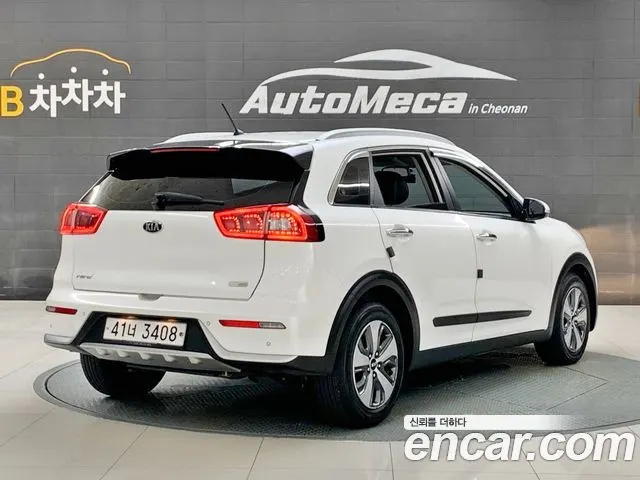 KIA NIRO 2018 — 123 650 км, белый, Корея — под ключ — фото 3