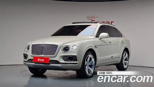 BENTLEY BENTAYGA 2018 — 38 696 км, белый-перламутр, Корея — под ключ — фото 1