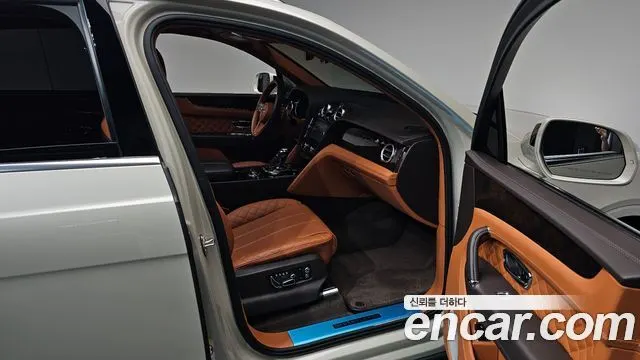 BENTLEY BENTAYGA 2018 — 38 696 км, белый-перламутр, Корея — под ключ — фото 11