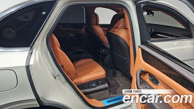 BENTLEY BENTAYGA 2018 — 38 696 км, белый-перламутр, Корея — под ключ — фото 12