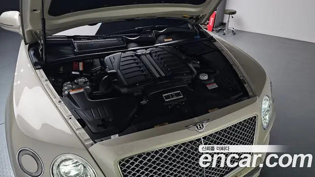 BENTLEY BENTAYGA 2018 — 38 696 км, белый-перламутр, Корея — под ключ — фото 6