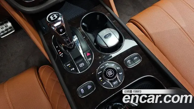BENTLEY BENTAYGA 2018 — 38 696 км, белый-перламутр, Корея — под ключ — фото 9
