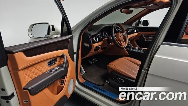 BENTLEY BENTAYGA 2018 — 38 696 км, белый-перламутр, Корея — под ключ — фото 10
