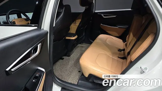 KIA EV6 2023 — 49 081 км, белый-перламутр, Корея — под ключ — фото 12