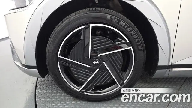 HYUNDAI IONIQ 5 2025 — 38 694 км, светло-золотистый, Корея — под ключ — фото 5