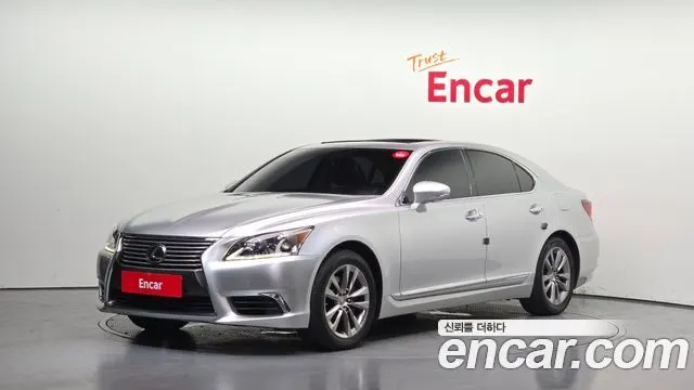 LEXUS LS460 2016