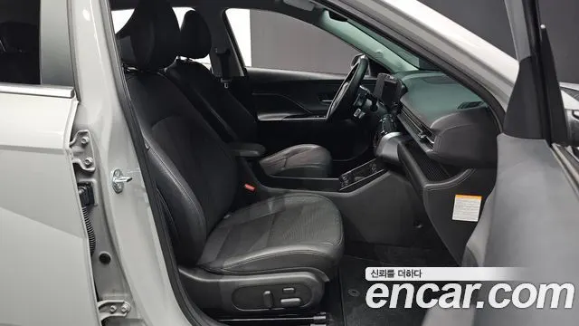 HYUNDAI KONA ELECTRIC 2023 — 28 672 км, серебристо-серый, Корея — под ключ — фото 10
