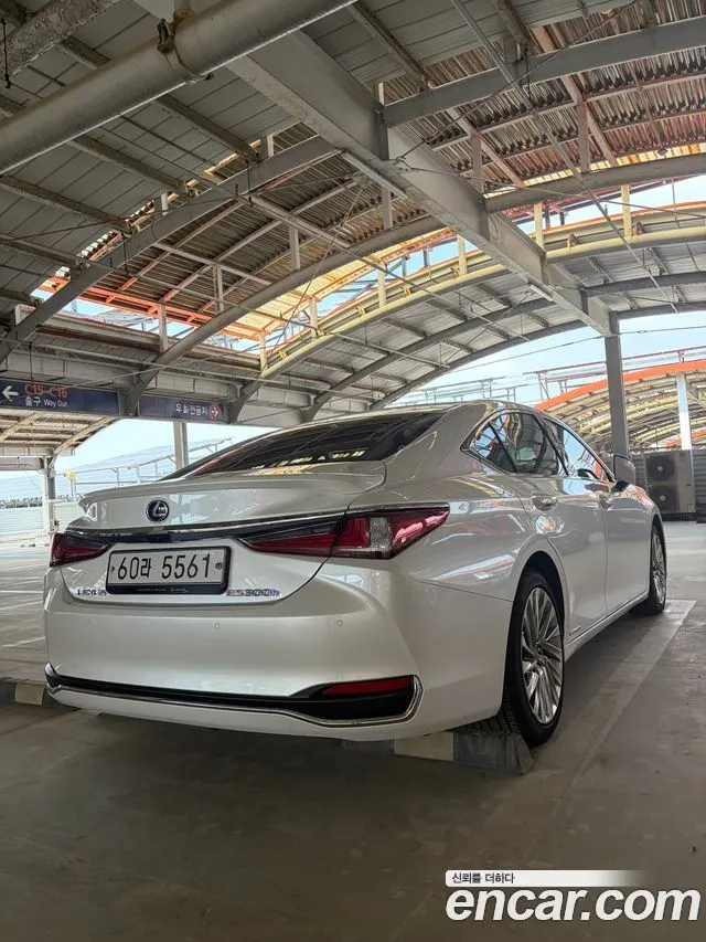 LEXUS ES300H 2019 — 73 971 км, белый, Корея — под ключ — фото 2