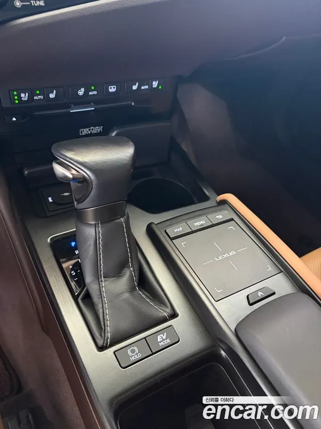 LEXUS ES300H 2019 — 73 971 км, белый, Корея — под ключ — фото 9