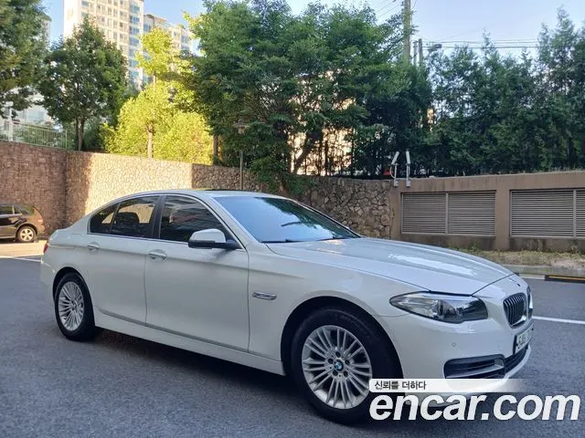 BMW 5 SERIES 2015 — 179 017 км, белый, Корея — под ключ — фото 2