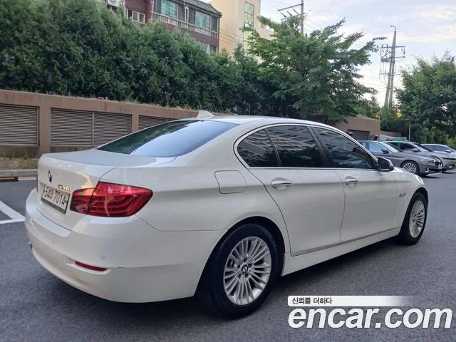 BMW 5 SERIES 2015 — 179 017 км, белый, Корея — под ключ — фото 3