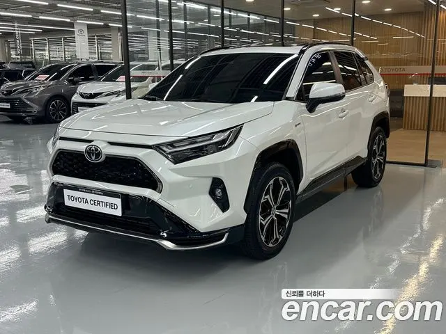 TOYOTA RAV4 2025