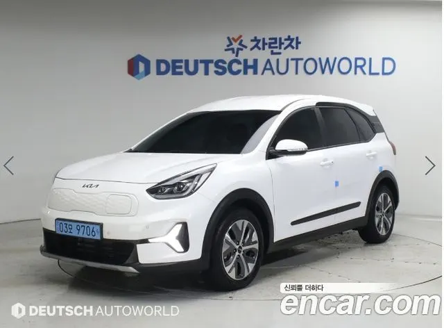 KIA NIRO PLUS 2023 — 55 630 км, белый, Корея — под ключ — фото 12