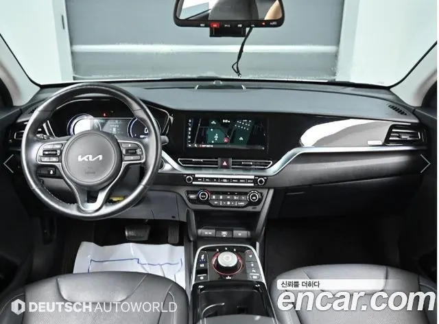 KIA NIRO PLUS 2023 — 55 630 км, белый, Корея — под ключ — фото 7