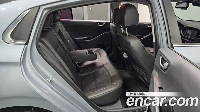 HYUNDAI IONIQ ELECTRIC 2017 — 172 249 км, светло-серебристый, Корея — под ключ — фото 11