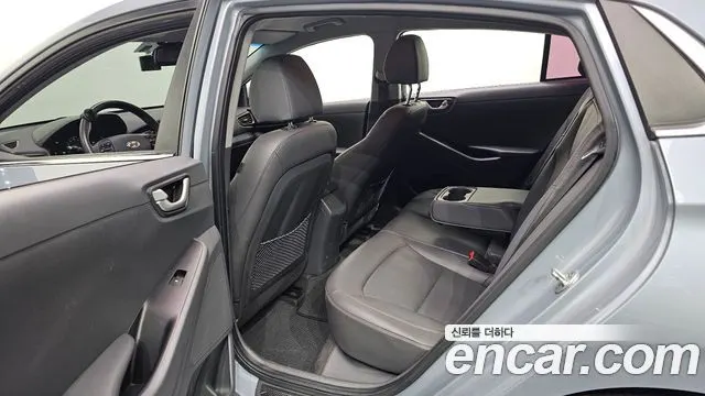 HYUNDAI IONIQ ELECTRIC 2017 — 172 249 км, светло-серебристый, Корея — под ключ — фото 12