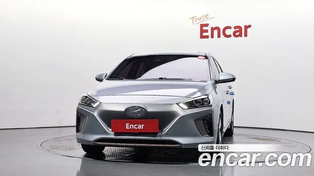 HYUNDAI IONIQ ELECTRIC 2017 — 172 249 км, светло-серебристый, Корея — под ключ — фото 3