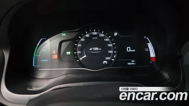 HYUNDAI IONIQ ELECTRIC 2018 — 160 016 км, белый, Корея — под ключ — фото 8