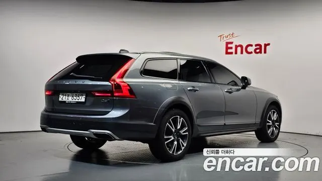 VOLVO V90 CROSS COUNTRY 2019 — 89 270 км, серый, Корея — под ключ — фото 2