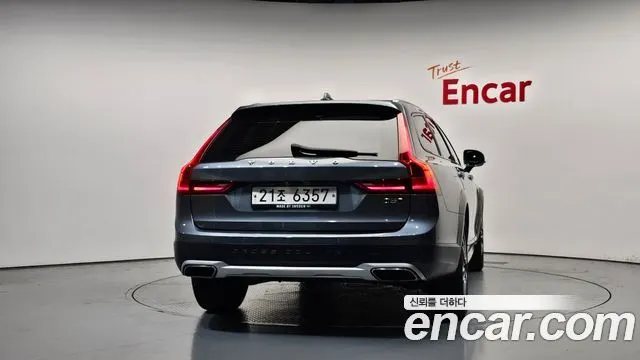 VOLVO V90 CROSS COUNTRY 2019 — 89 270 км, серый, Корея — под ключ — фото 4