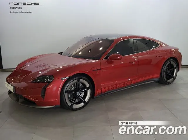 PORSCHE TAYCAN 2025