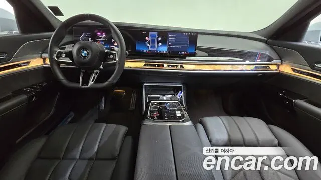 BMW 7 SERIES 2025 — 9 483 км, светло-серебристый, Корея — под ключ — фото 7