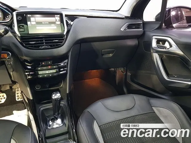 PEUGEOT 2008 2017 — 123 093 км, серебристо-серый, Корея — под ключ — фото 10