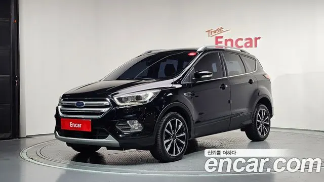 FORD KUGA 2017 — 138 787 км, чёрный, Корея — под ключ — фото 1