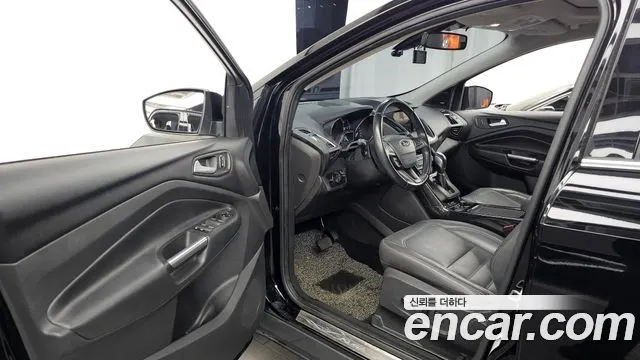 FORD KUGA 2017 — 138 787 км, чёрный, Корея — под ключ — фото 10