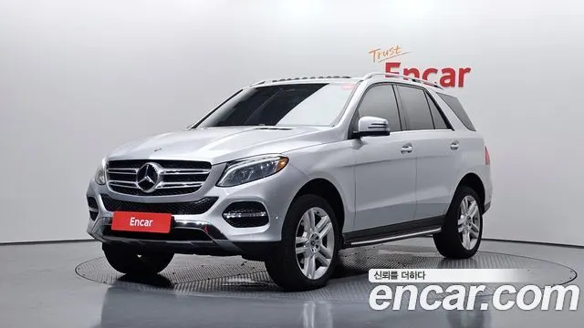 MERCEDES-BENZ GLE-CLASS W166 2018 — 52 312 км, серебристый, Корея — под ключ — фото 1
