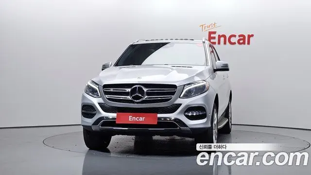 MERCEDES-BENZ GLE-CLASS W166 2018 — 52 312 км, серебристый, Корея — под ключ — фото 3