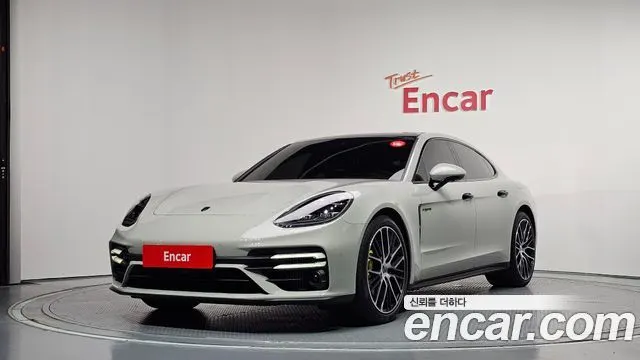 PORSCHE PANAMERA 971 2023