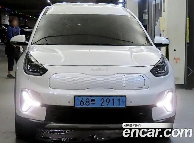 KIA NIRO PLUS 2023 — 59 831 км, белый, Корея — под ключ — фото 12